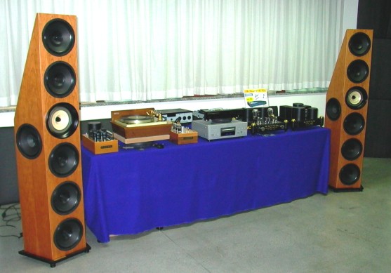 [Sala Milano HiEnd 2005]