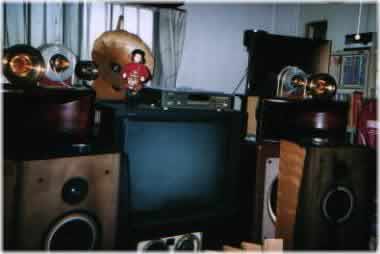 [Showroom-cum-auditioning room. Watch out the machined silver tweeter horn!]
