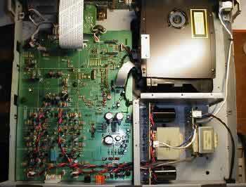 [Yamaha CDX-993 all'interno]