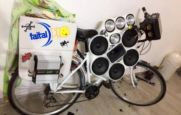 [Stereo bikes in Palermo]