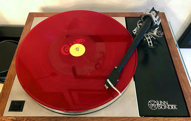 [Vinile rosso traslucido su tappetino Collaro]