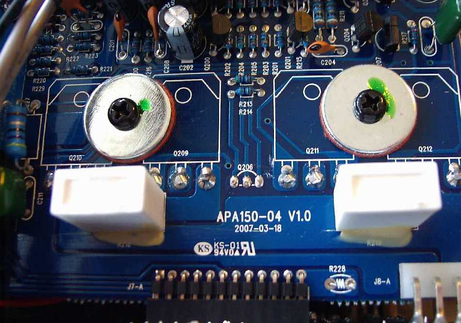 [Dayton Audio APA-150 - viste interne - dettagli]