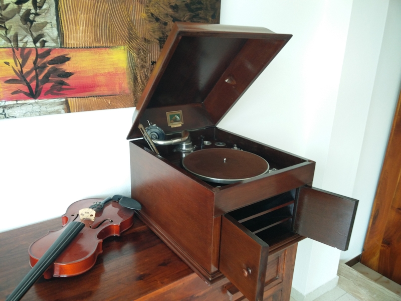 [His Master's Voice gramophone]