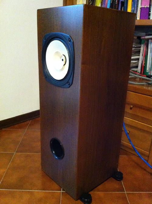 [Diffusori largabanda con driver Fostex]