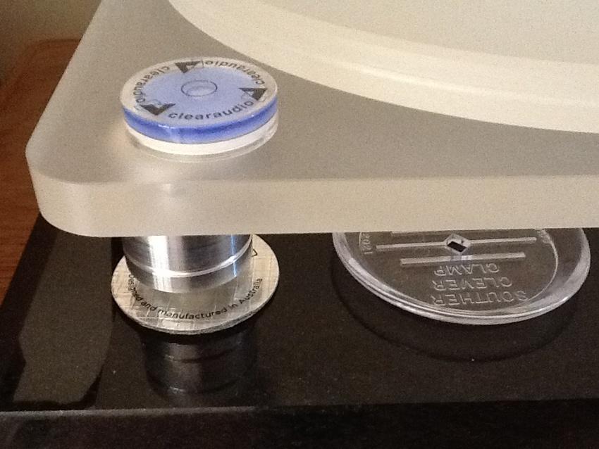 [I dispositivi anti-vibrazione Les Davis Audio 3D-2]