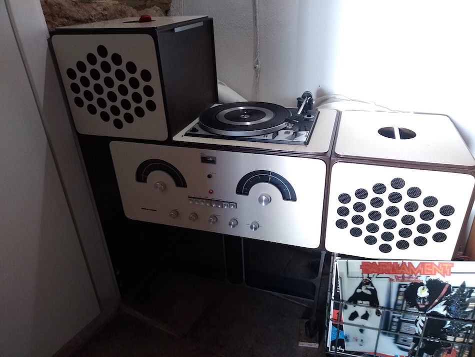 [Vintage HiFi in ristorante!]