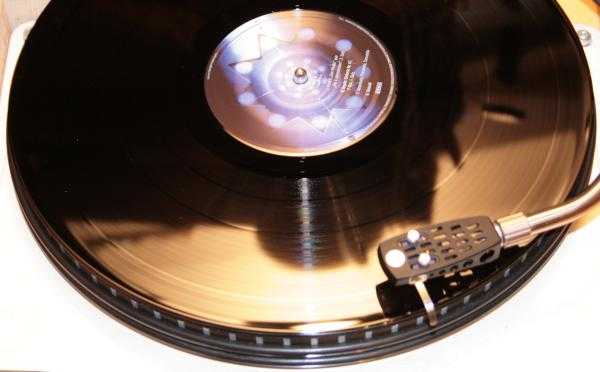 [Il disco
Manger suonato dal Garrard 301, FR-64S, Ortofon Rohmann]