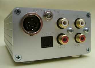 [Mark Findlay Audio DAC - pannello posteriore]