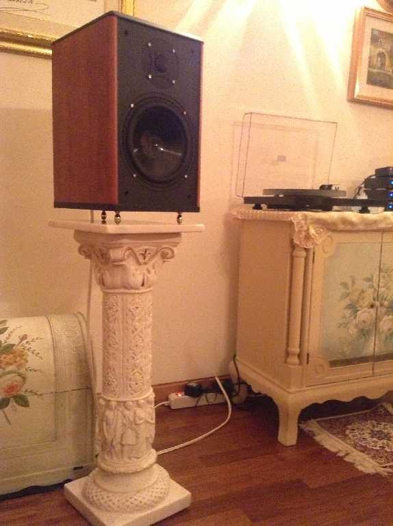 [Pure Acoustics PRO838 su stand TNT Akropolis]