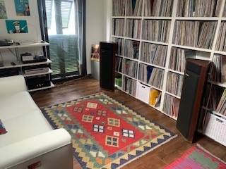 [Sala d'ascolto]