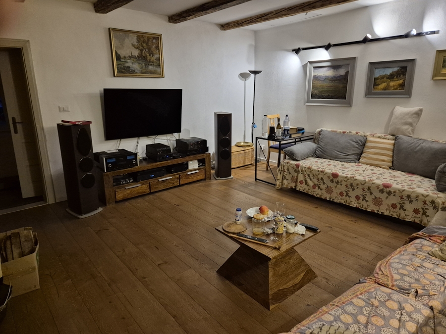 [Sala d'ascolto]
