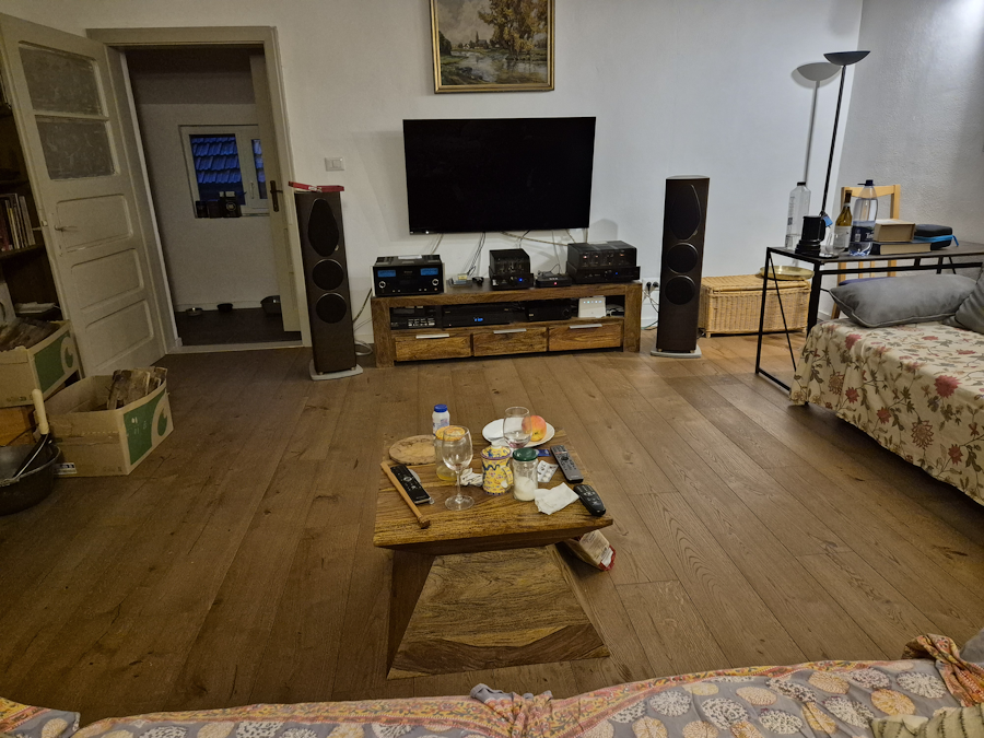 [Sala d'ascolto]