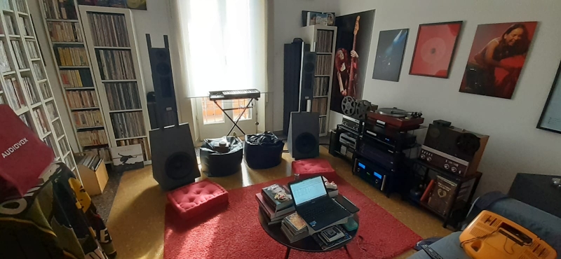 [Sala d'ascolto]