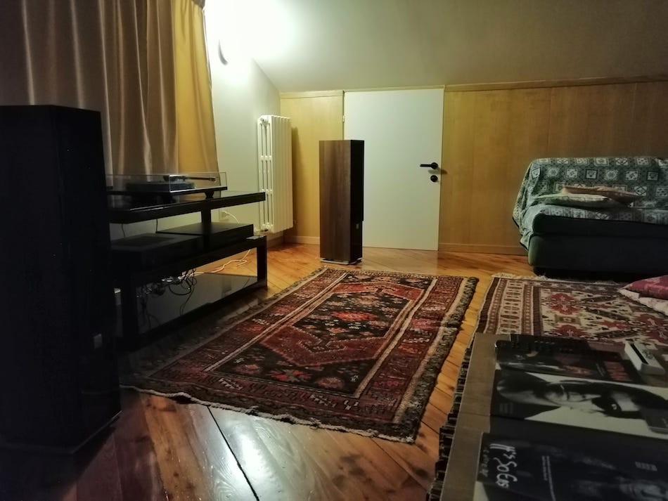 [Sala d'ascolto]