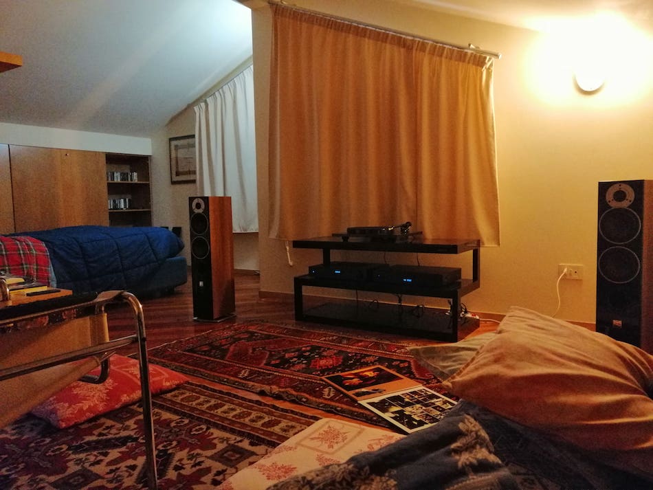 [Sala d'ascolto]