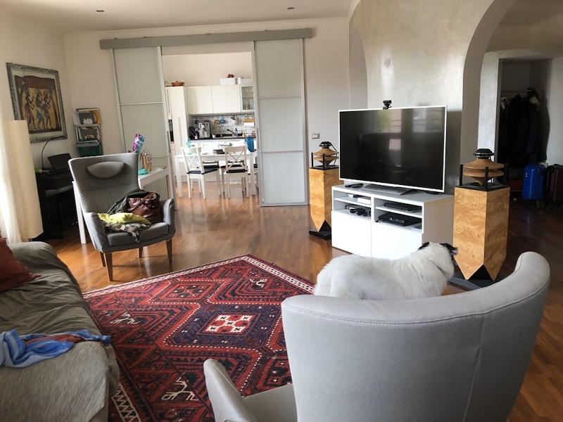 [Sala d'ascolto]