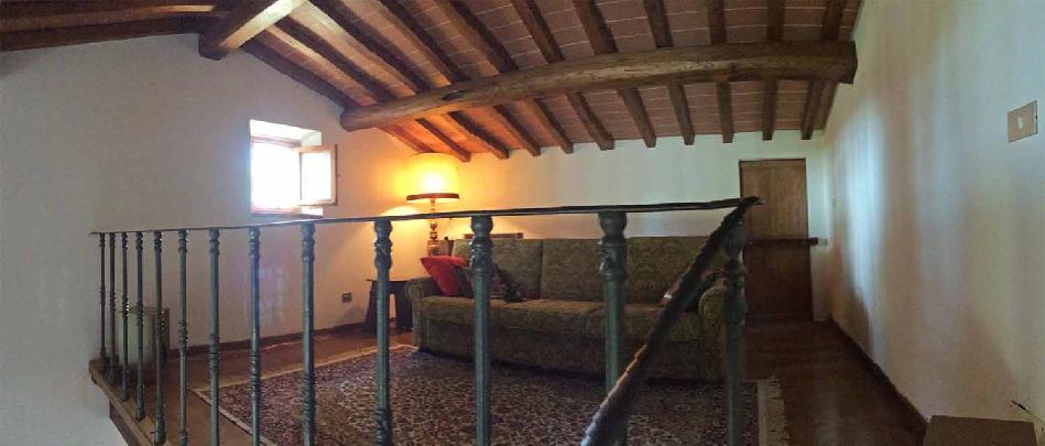 [Sala d'ascolto su soppalco]