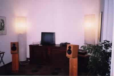 [TNT Room]