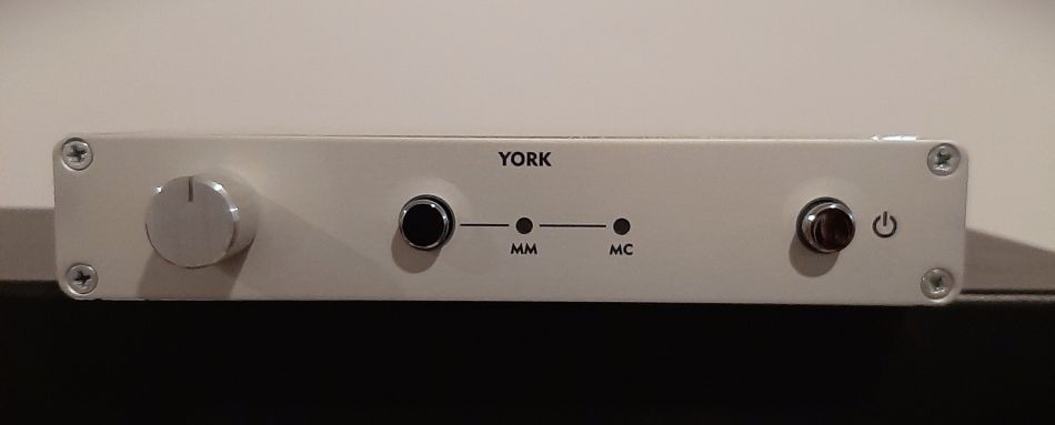 [Pre-phono York - vista frontale]