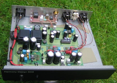 [Harmony Design DA9 DAC - inside view]