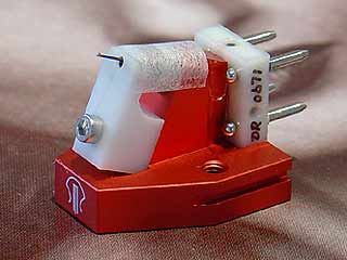 [Lyra Dorian phono cartridge (click for Claudia)]