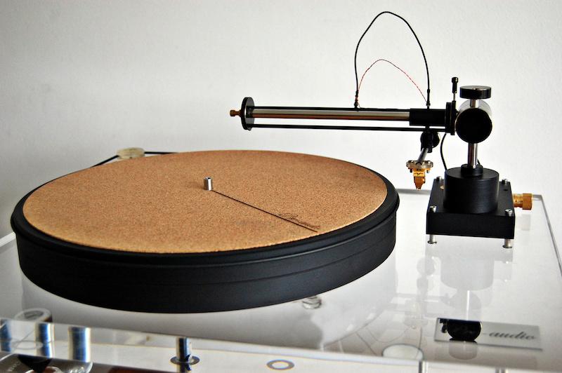 [Giradischi Pre-audio ASP 1501 con braccio tangenziale e cuscinetto ad aria compressa]