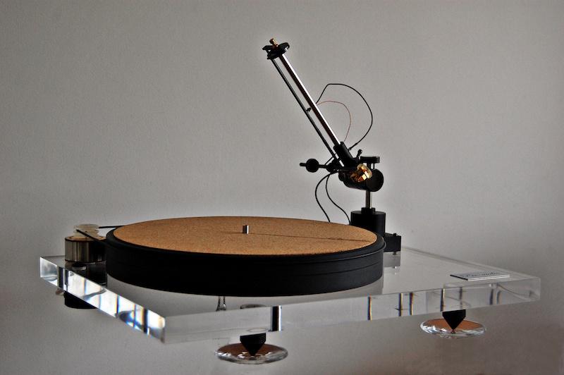 [Il motore del giradischi ASP 1501]