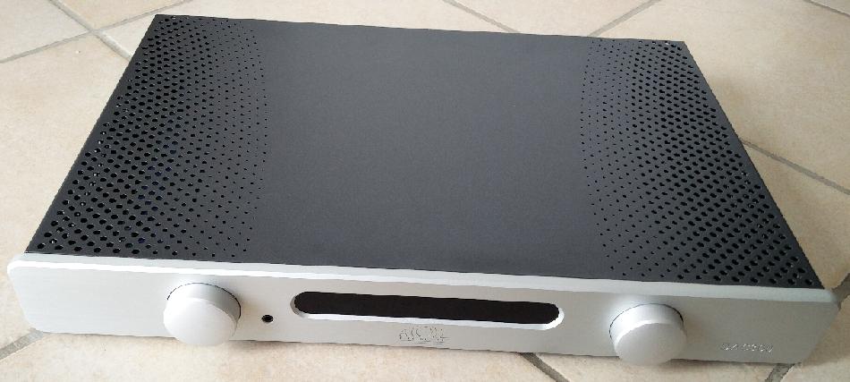 [Atoll DAC300 - vista frontale]