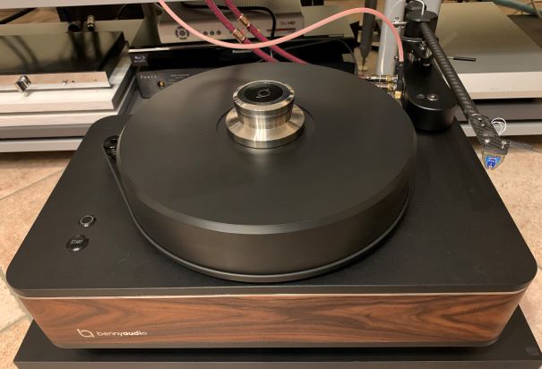 [BennyAudio Immersion T1 turntable]