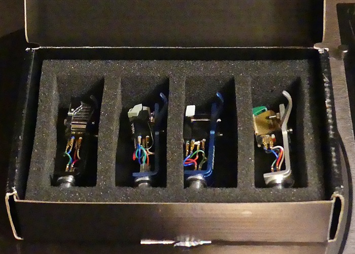 [Holo Taco shipping box, open, with mounted cartridges]
