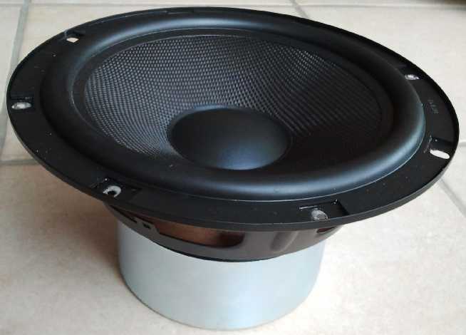 [Il midwoofer delle BX8]