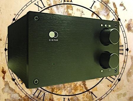 [Clones Audio 25i integrated amplifier]