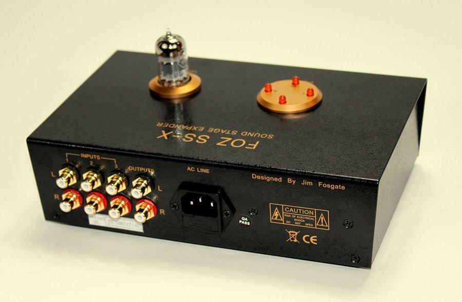 [JoLida vacuum tube analogue audio processor - rear view]