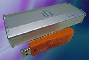 [Il DAC USB M2Tech hiFace accanto all'iFi iDAC]