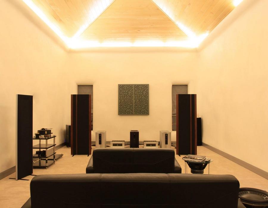 [Listening room]