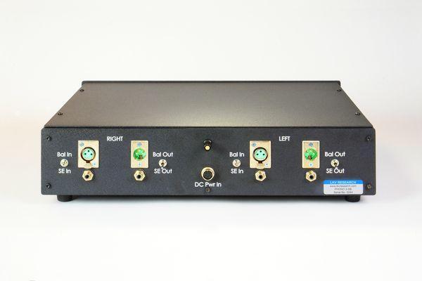 [Pre-phono LKV 2-SB - vista posteriore]