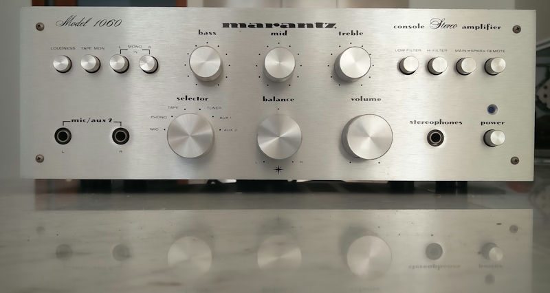 [Marantz 1060 - front view]