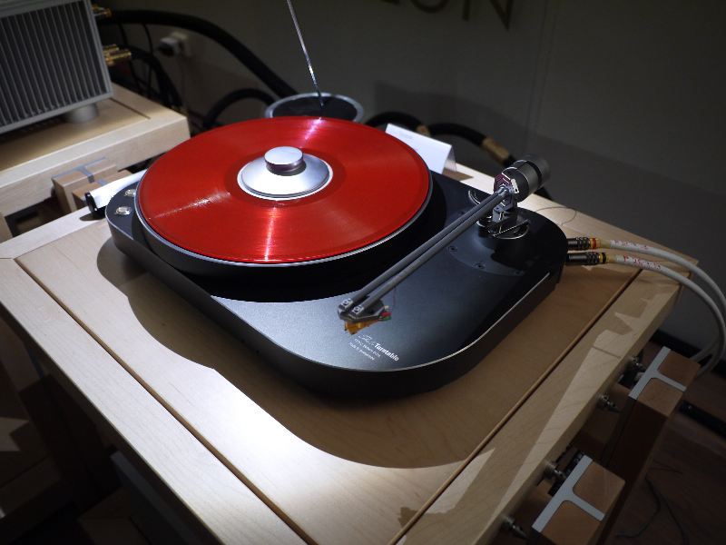 [Pro-Ject RPM 10 with brass platte]
