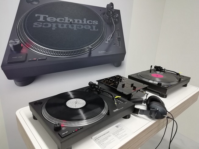 Technics SL-1210 Mk VII + Mixer