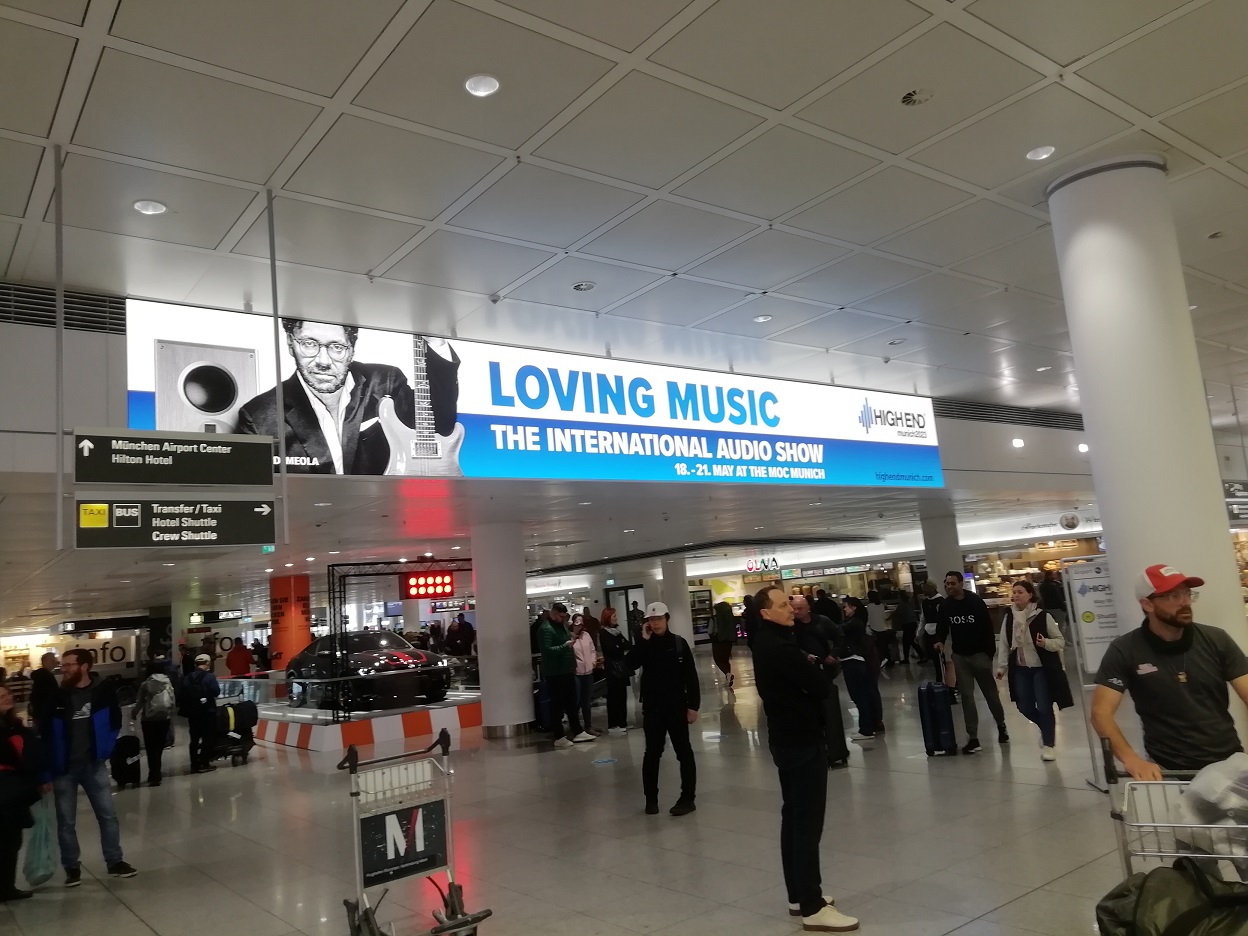 Al Di Meola - Airport Ad