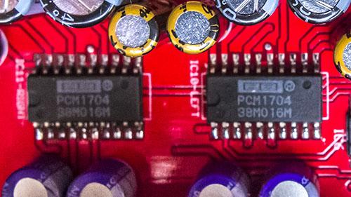 [MHDT Lab Pagoda - PCM1704 DAC chips]
