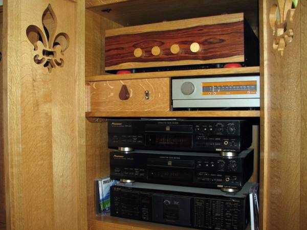John Richardsons's system used to demo the Prophecy horn speakers.