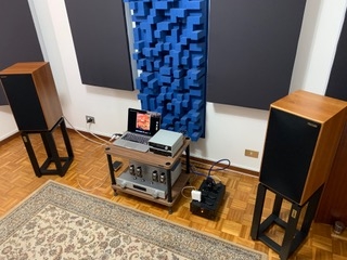 [Sala d'ascolto]