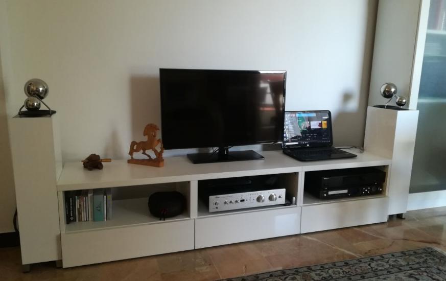 [Sala d'ascolto con Duevel Planets]