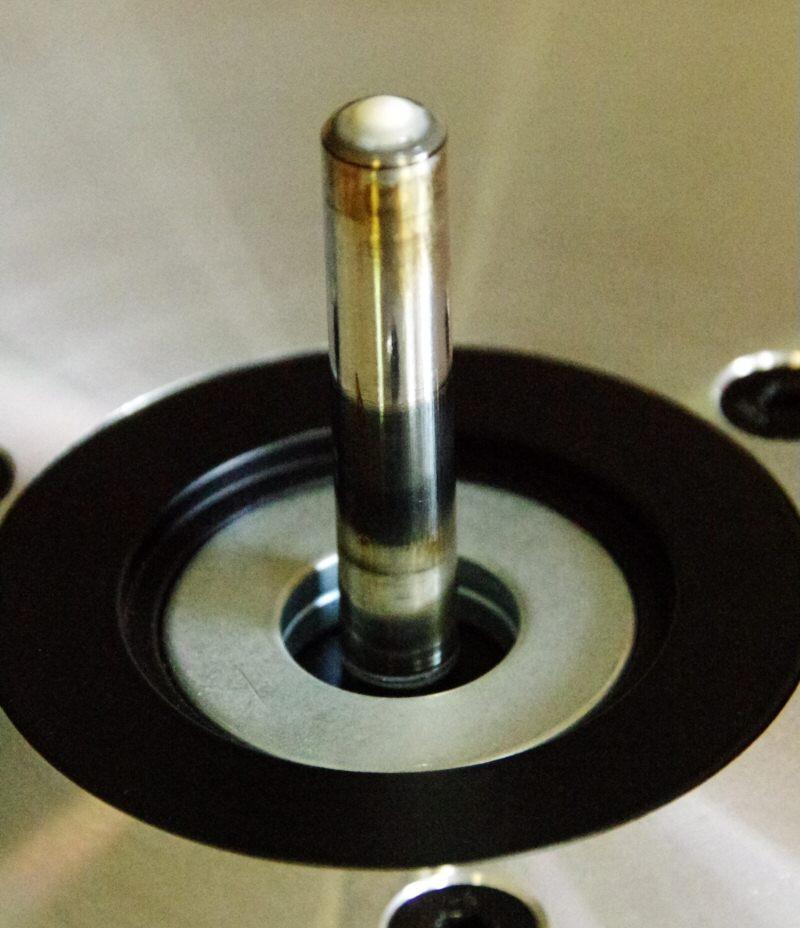 Pro-ject Signature turntable with magnet