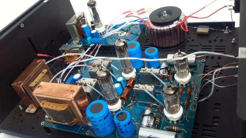 [SW1X LPU II PHONO PREAMPLIFIER -inside view]