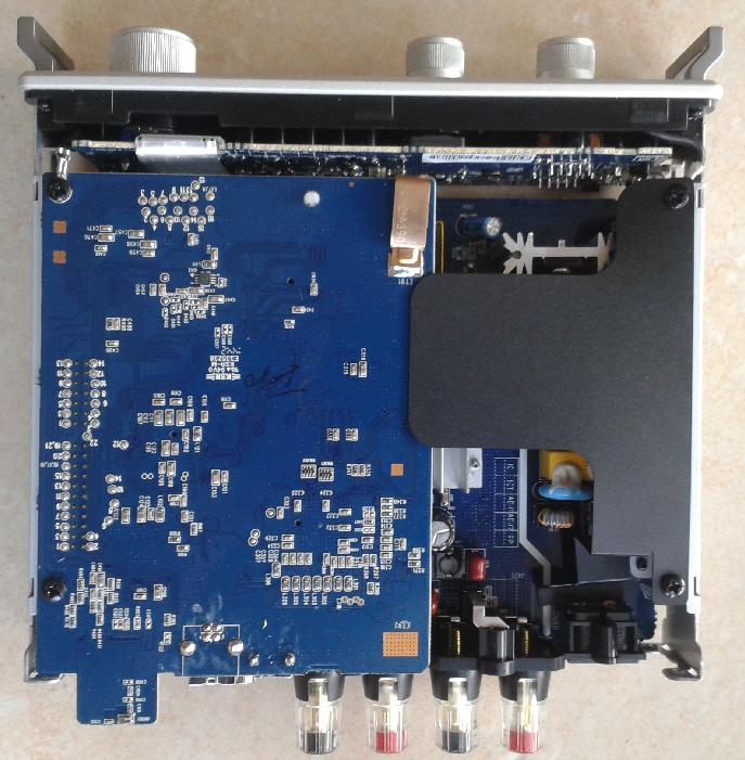 [Teac AI 101DA - inside view]
