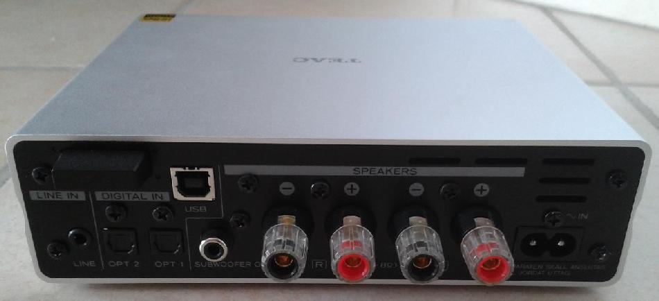 [Teac AI 101DA - rear view]