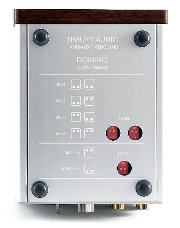 [Pre-phono Tisbury Audio Domino - pannello inferiore con le impostazioni per il guadagno e il carico]