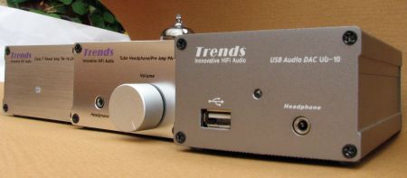 Sistema Trends Audio composto dal DAC USB UD-10, dal pre a valvole PA-10 e dal finale TA-10.2.P2